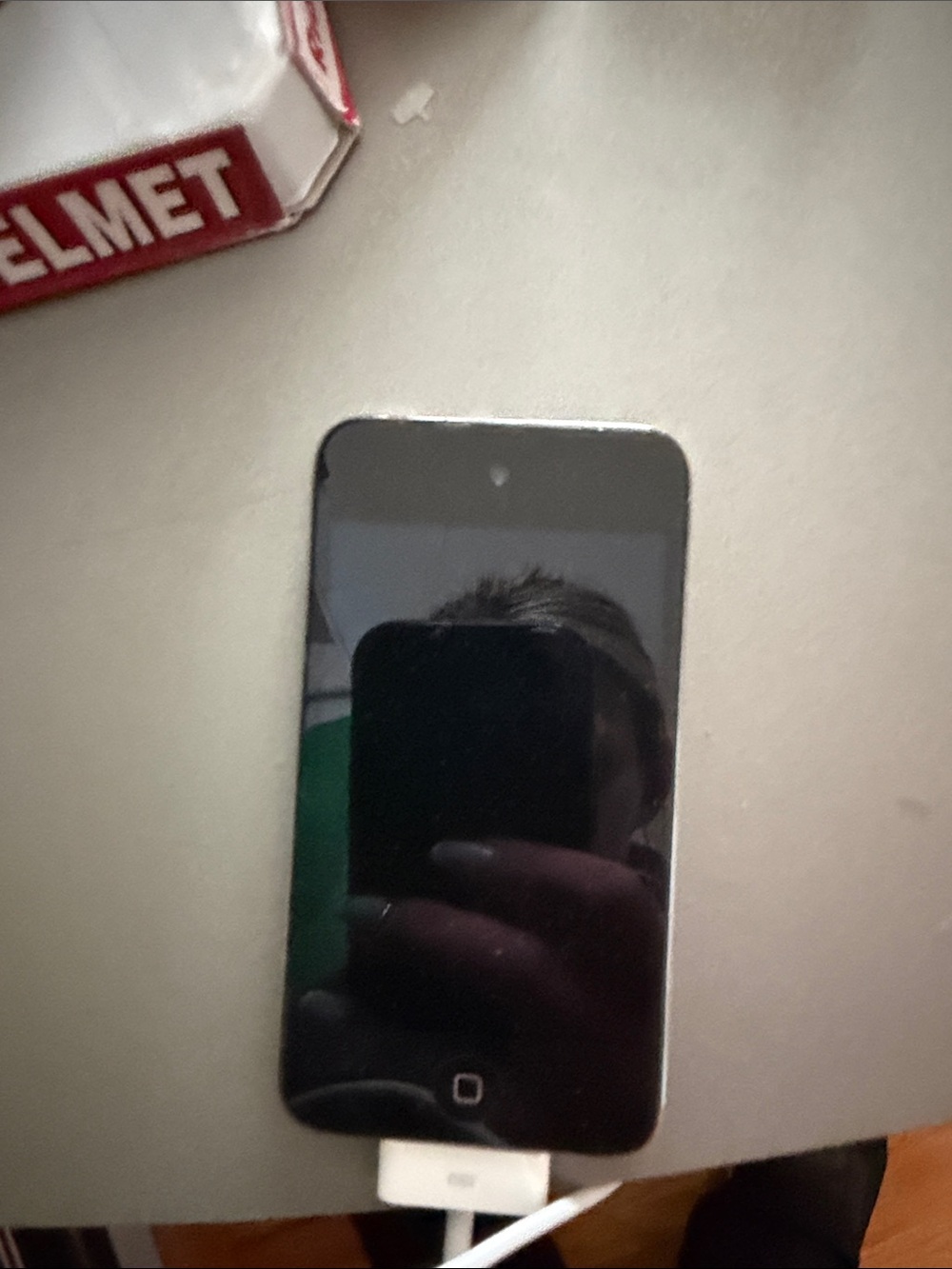 Apple iPod Touch Black with White 30‑Pin Charging Cable